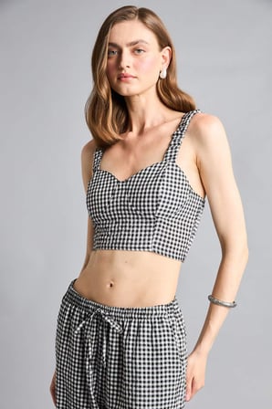 DeFacto Fıtted Gofre Dokulu Kalp Yaka Pötikareli Crop Siyah Bluz H8864AX26SMBK81