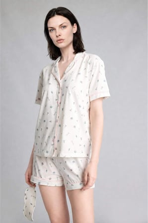 DeFacto Ultra Yumuşak Regular Fıt Şortlu Kısa Kollu 2'li Desenli Softshell Ekru Pijama Takımı H6851AX26SMER98