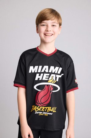DeFacto NBA Mıamı Heat New Regular Fıt V Yaka Mesh Forma Kumaş Kısa Kollu Tişört Erkek Çocuk H2897A826HSBK81
