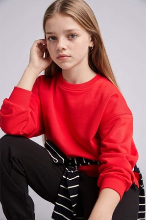 DeFacto Relax Fıt Bisiklet Yaka Kırmızı Sweatshirt Kız Çocuk E6842A826AURD227