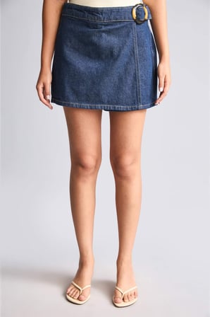 DeFacto %100 Pamuk Asimetrik Kesim Mini Jean Şort I3185AX26HSNM82
