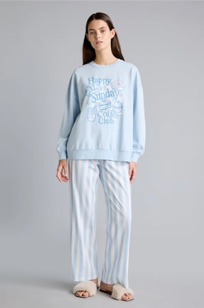 Regular Fit Uzun Kollu Baskılı Üst Çizgili Alt Pijama Takımı