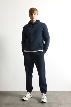 Regular Fit Kapüşonlu İçi Yumuşak Tüylü Kanguru Cepli Basic Sweatshirt
