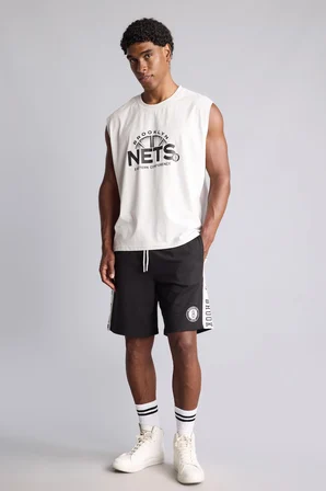 NBA Brooklyn Nets Bisiklet Yaka Boxy Fit Bisiklet Yaka Atlet