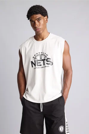 NBA Brooklyn Nets Bisiklet Yaka Boxy Fit Bisiklet Yaka Atlet