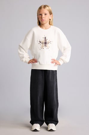 Relax Fit Bisiklet Yaka Yıldız Detaylı Uzun Kollu Sweatshirt Kız Çocuk