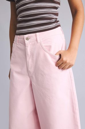 Açık Pembe Bermuda Jean Şort