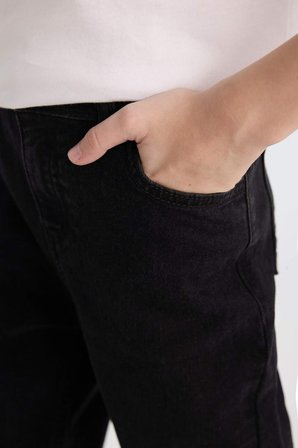 DeFacto Slım Fıt Düz Paça Jean Siyah Pantolon Erkek Çocuk C3683A826AUNM40