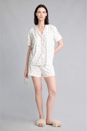 DeFacto Ultra Yumuşak Regular Fıt Şortlu Kısa Kollu 2'li Desenli Softshell Ekru Pijama Takımı H6851AX26SMER98