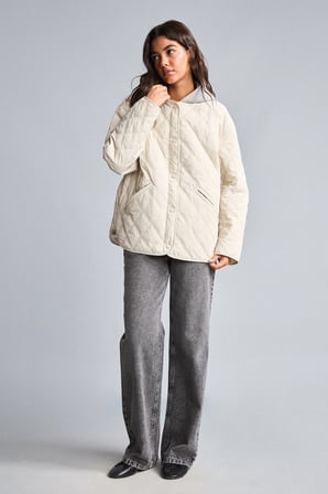 Regular Fit Su İtici Kapüşonlu Kapitone Mont