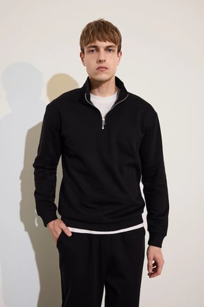 Defacto X7405AZBK81 Siyah Regular Fit Dik Yaka Yarım Fermuarlı Basic Sweatshirt