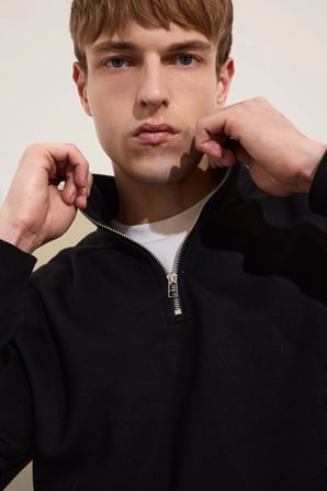 Defacto X7405AZBK81 Siyah Regular Fit Dik Yaka Yarım Fermuarlı Basic Sweatshirt