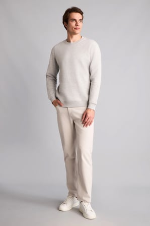 Regular Fıt Bisiklet Yaka Basic Sweatshırt