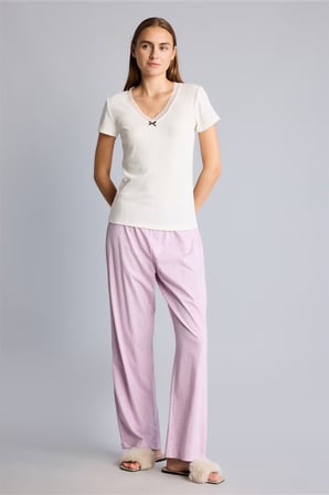 Regular Fit V Yaka Kısa Kollu Dantel Detaylı Üst Esnek Belli Alt Ribana Pijama Takımı