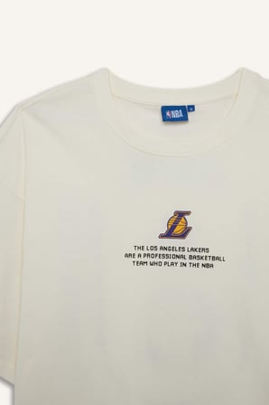 DeFacto NBA Los Angeles Lakers Boxy Fıt Bisiklet Yaka Kısa Kollu Tişört E4864AX26SPER105