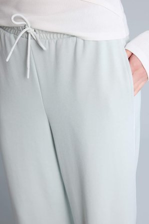 DeFacto Wıde Leg Geniş Paça Standart Boy Modal Sporcu Pantolon D7128AX26SPGN1260
