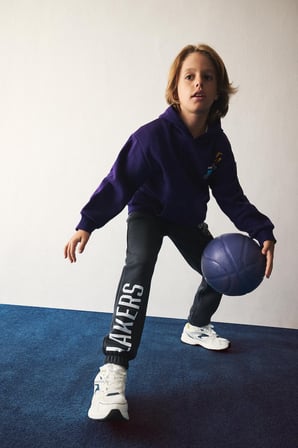 DeFacto NBA Los Angeles Lakers Regular Fit Lastikli Paça Baskılı Eşofman Altı Erkek Çocuk F4088A826WNAR138