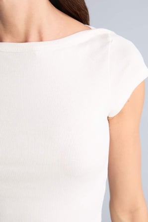 DeFacto Slım Fıt Kayık Yaka Fitilli Kaşkorse Kısa Kollu Tişört H5190AX26SMER105