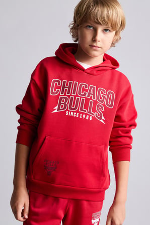 DeFacto NBA Chicago Bulls Baskılı Kanguru Cepli Kapüşonlu Sweatshirt Erkek Çocuk F4087A826WNRD62