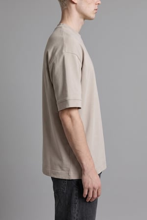 Loose Fit Bisiklet Yaka Düşük Omuzlu Baskılı Tişört