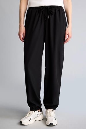 Defacto A2437AXBK81 Siyah Standart Fıt Çift Cepli Jogger Paça Uzun Dokuma Sporcu Pantolon