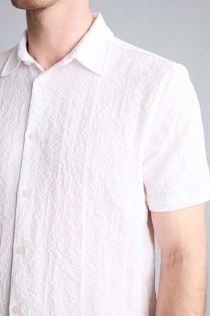 DeFacto Regular Fit Krinkıl Yazlık Kısa Kollu Beyaz Gömlek E1223AX26SMWT32