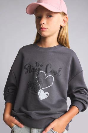 Relax Fıt Bisiklet Yaka Kalp Desenli Sweatshirt Kız Çocuk
