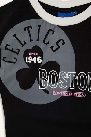 DeFacto NBA Boston Celtıcs Lisanslı Slım Fıt Bisiklet Yaka Sporcu Kısa Kollu Siyah Tişört H9596AX26HSBK81
