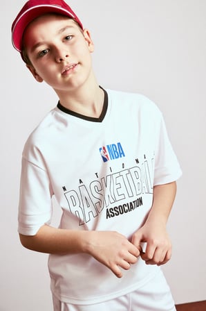 DeFacto NBA New Regular Fıt V Yaka Kısa Kollu Tişört Erkek Çocuk H2898A826HSWT34