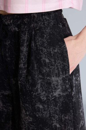 DeFacto Sporcu Kısa Paça Sweatshirt Kumaşı Şort G6238AX26SPBK81