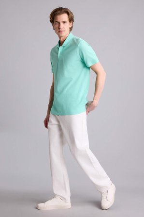 DeFacto %100 Pamuk Slim Fit Dar Kesim Polo Yaka Nakışlı Kısa Kollu Tişört D7665AX26SMGN1229