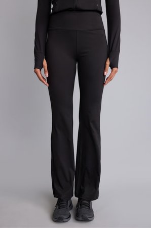 DeFacto Flare Fit Beli Saran İç Göstermeyen Toparlayıcı Yüksek Bel İspanyol Paça Standart Boy Sporcu Eşofman Altı C9192AX26AUBK81