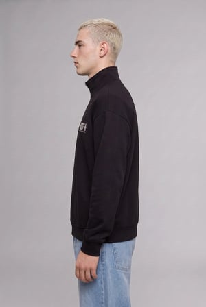 Defacto H3868AXBK81 Siyah Boxy Fit Yarım Fermuarlı Dik Yakalı Baskılı Uzun Kollu Sweatshirt