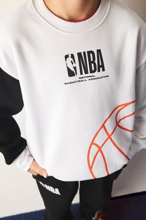 DeFacto NBA Bisiklet Yaka İçi Yumuşak Tüylü Kalın Kumaş Sweatshirt Erkek Çocuk I2196A826WNWT34