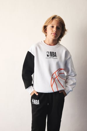 DeFacto NBA Bisiklet Yaka İçi Yumuşak Tüylü Kalın Kumaş Sweatshirt Erkek Çocuk I2196A826WNWT34