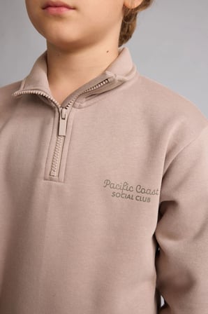 Defacto H9689A8BN615 Kahve Regular Fit Yarım Fermuarlı Dik Yaka İçi Yumuşak Tüylü Yazı İşlemeli Sweatshirt Erkek Çocuk