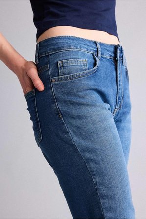 DeFacto Yüksek Bel Cepli Katlamalı Paça Jean Kapri H6237AX26SMNM85
