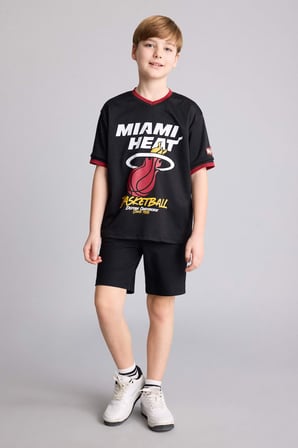 DeFacto NBA Mıamı Heat New Regular Fıt V Yaka Mesh Forma Kumaş Kısa Kollu Tişört Erkek Çocuk H2897A826HSBK81