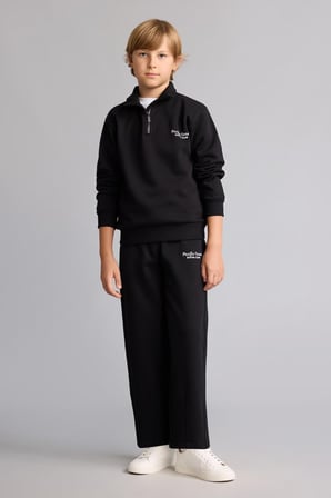 Regular Fit Yarım Fermuarlı Dik Yaka İçi Yumuşak Tüylü Yazı İşlemeli Sweatshirt Erkek Çocuk