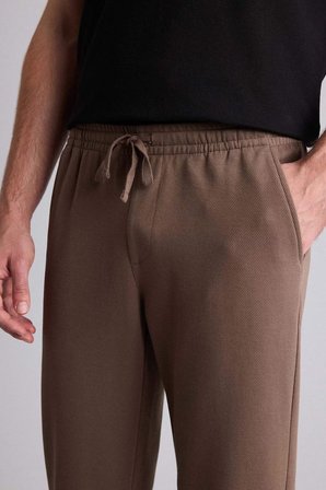 Pamuklu Regular Fıt Beli Lastikli Düz Kısa Paça Pantolon