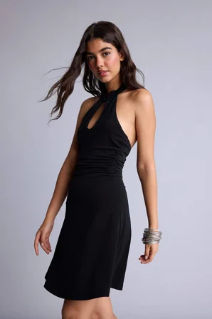 Modern Fıt Halter Yaka Elbise