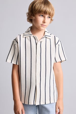 DeFacto Regular Fit Apaş Yaka Dikey Çizgili Dokulu Kısa Kollu Erkek Çocuk Gömlek I6248A826HSER105