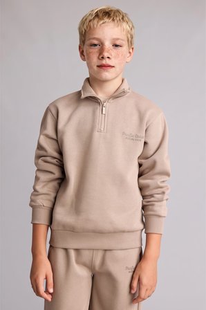 DeFacto Regular Fit Yarım Fermuarlı Dik Yaka İçi Yumuşak Tüylü Yazı İşlemeli Sweatshirt Erkek Çocuk H9689A826WNBN615