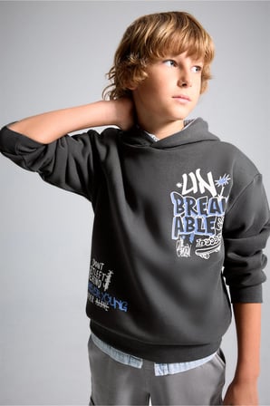 Oversize Kapüşonlu Önü Baskılı İçi Yumuşak Tüylü Sweatshirt Erkek Çocuk