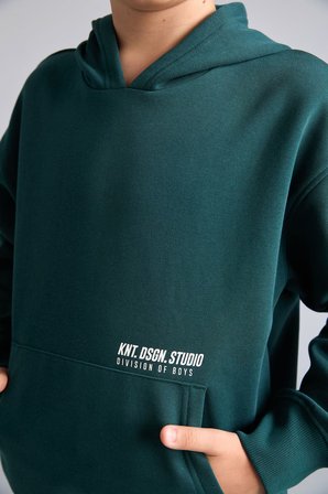 DeFacto Regular Fit Kapüşonlu Baskılı Kanguru Cepli Kalın Kumaş Sweatshirt Erkek Çocuk H9682A826WNGN1040