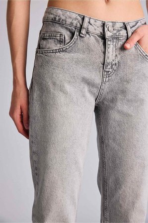 DeFacto Bootcut Düşük Bel Uzun Jean Yıkamalı Pantolon H0137AX26SPNM55