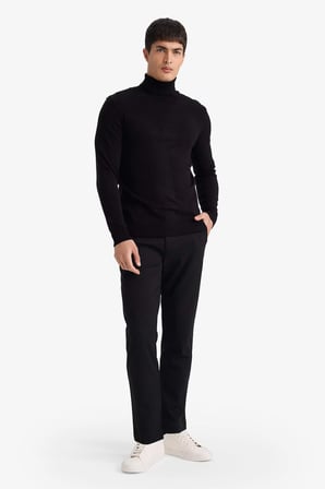 DeFacto Tailored Fit Düz Paça Her Yöne Esneyen Yumuşak Tuşe Cepli Pantolon C7508AX26SPBK27