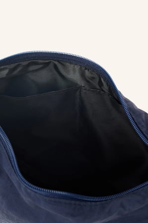 Yarım Ay Formunda Ayarlanabilir Askılı Kadın Omuz Çantası