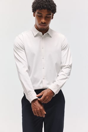 Slim Fit Klasik Yaka Uzun Kollu Gömlek