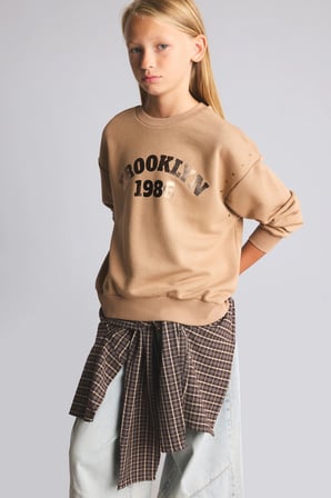 Relax Fıt Bisiklet Yaka Baskılı Sweatshirt Kız Çocuk